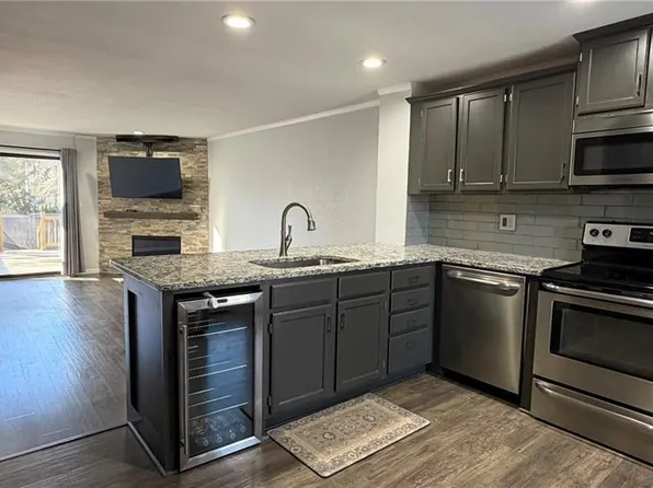 8287 Monrovia St, Lenexa, KS 66215