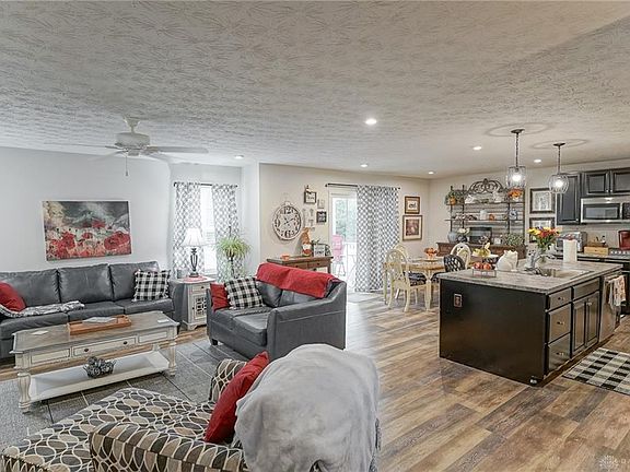 2nd image of 3638 Garrett Dr