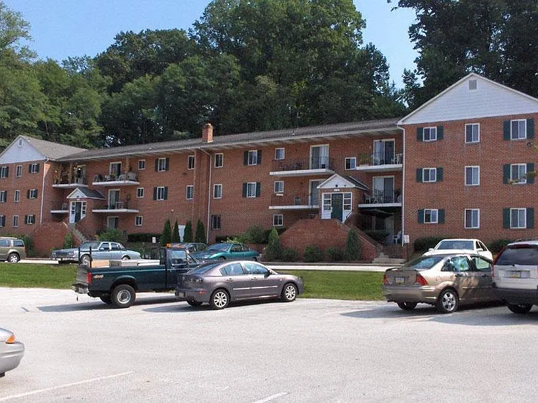Ridgewood Apartments — Photo 18