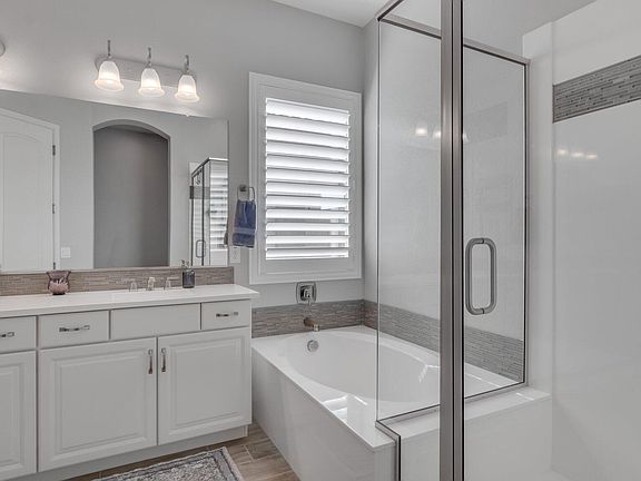 5th image of 42182 W CENTENNIAL Court