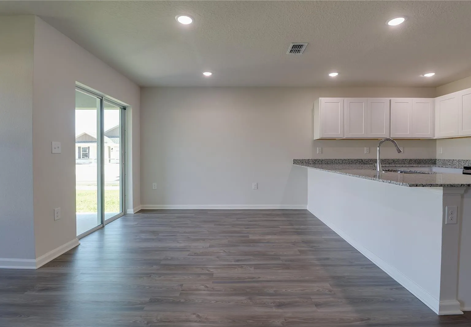 4 bed, 1662 sqft, $2,200 — Photo 4