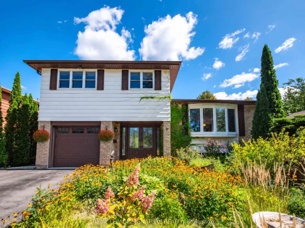 9 Birch Ct, Aurora, ON L4G 3K1