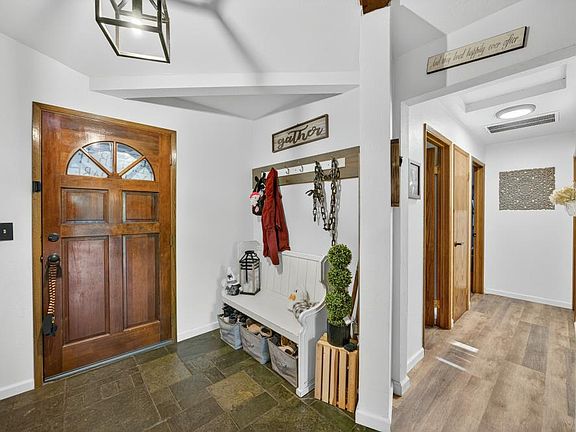 4th image of 22700 Johnson Valley Rd