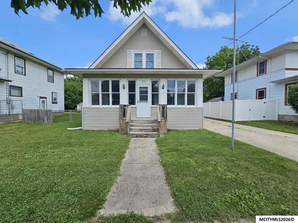 215 S Louisiana Ave, Mason City, IA 50401