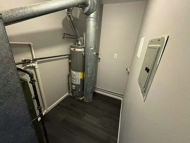 Utility Room / Laundry Room
