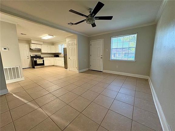 4th image of 2120 Esplanade Pl