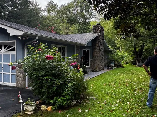 22 Winding Way, Bryson City, NC 28713