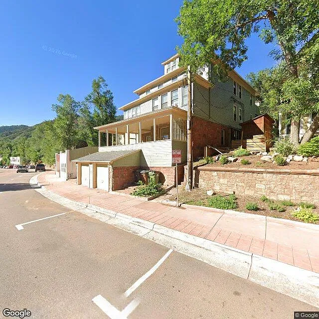 1143 Manitou Ave #3
