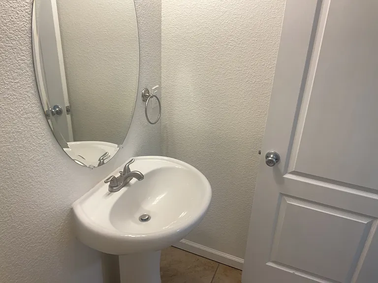 1734 Lark Dr NE — Photo 8