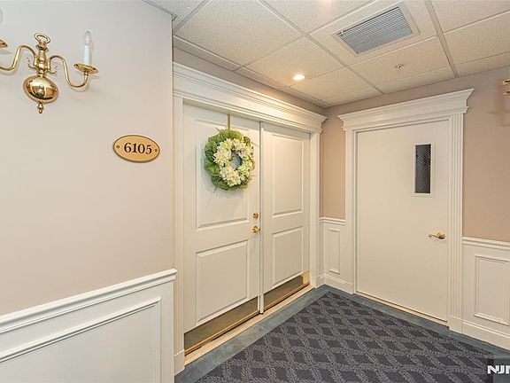 3rd image of 6105 Harcourt Rd