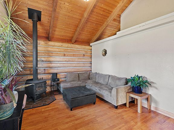 4th image of 5737 Rockydale Rd