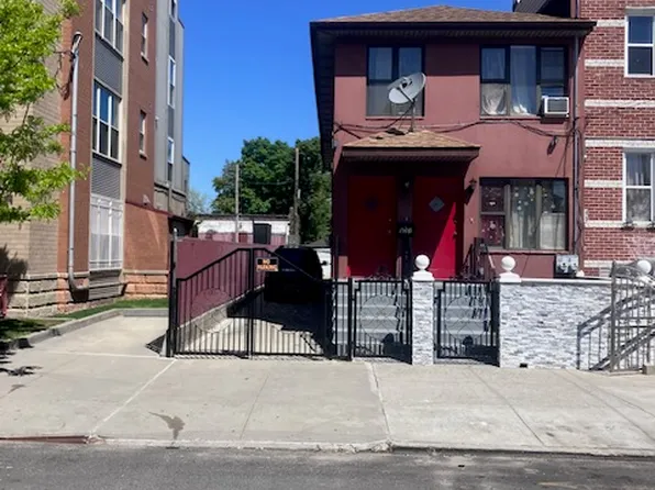 521 Glenmore Avenue image 1 of 11