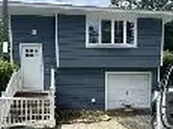 (undisclosed Address), Copiague, NY 11726