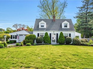 2 Sunset Ter, Avon, CT 06001