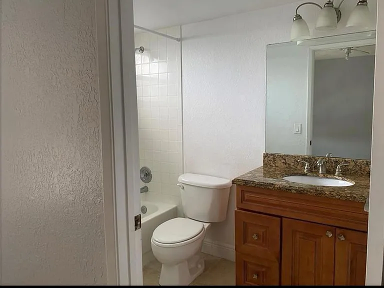1455 Lake Crystal Dr #H — Photo 8