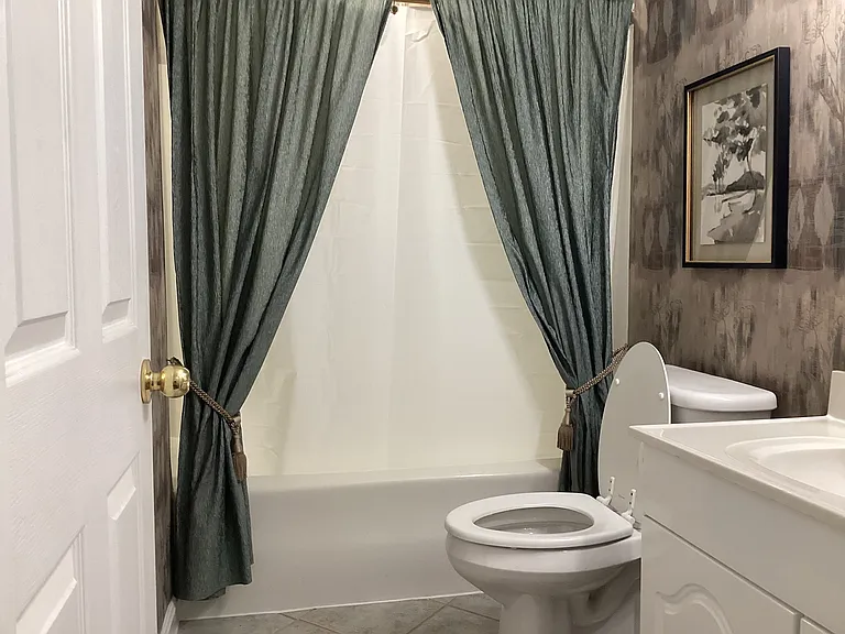 143 Robinhood Dr — Photo 15