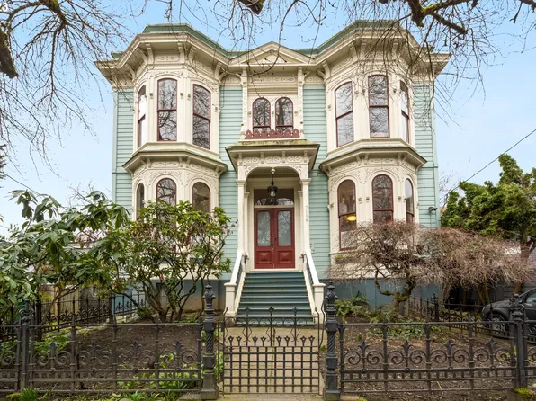 2134 NW Hoyt St, Portland, OR 97210