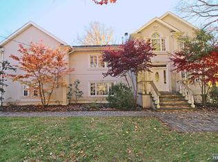 580 Franklin Lake Rd, Franklin Lakes, NJ 07417