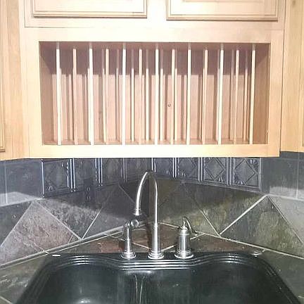 Built in plate rack