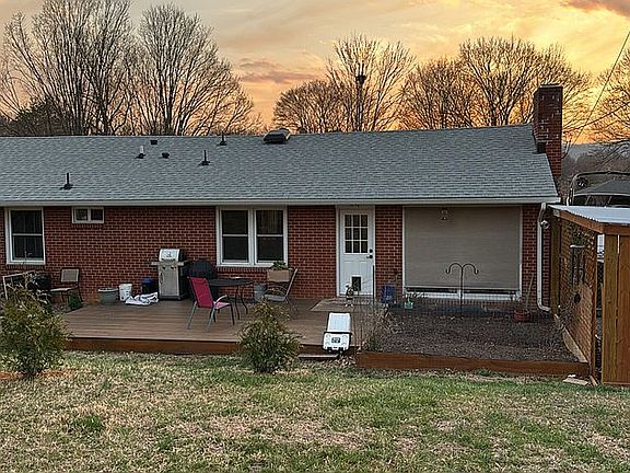 5th image of 2710 Deerfield Rd SW