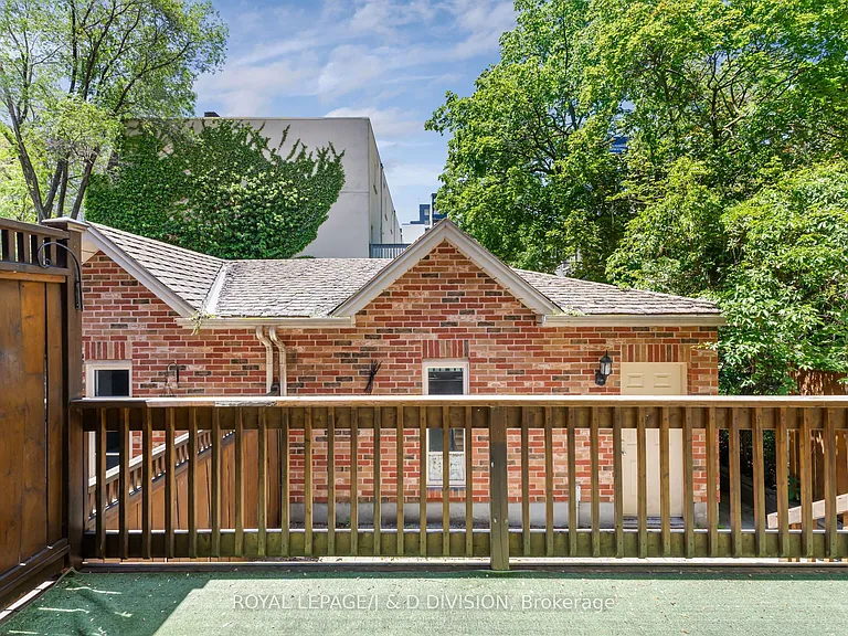 8 Huntley St — Photo 15