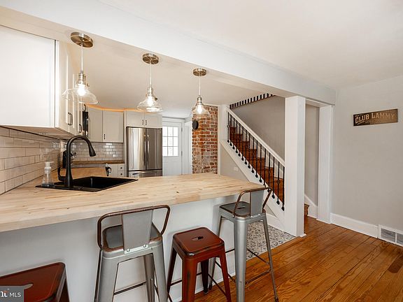 5th image of 509 W Uwchlan Ave