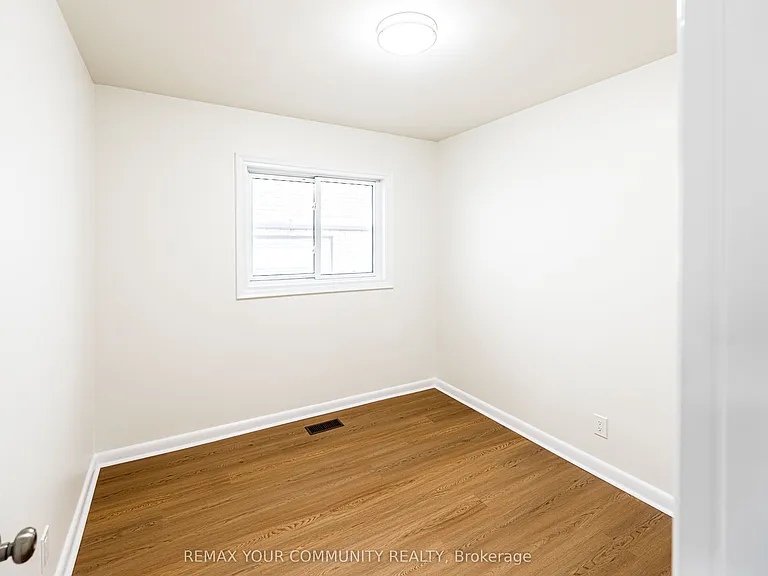 57 Apted Ave #UPPER — Photo 12