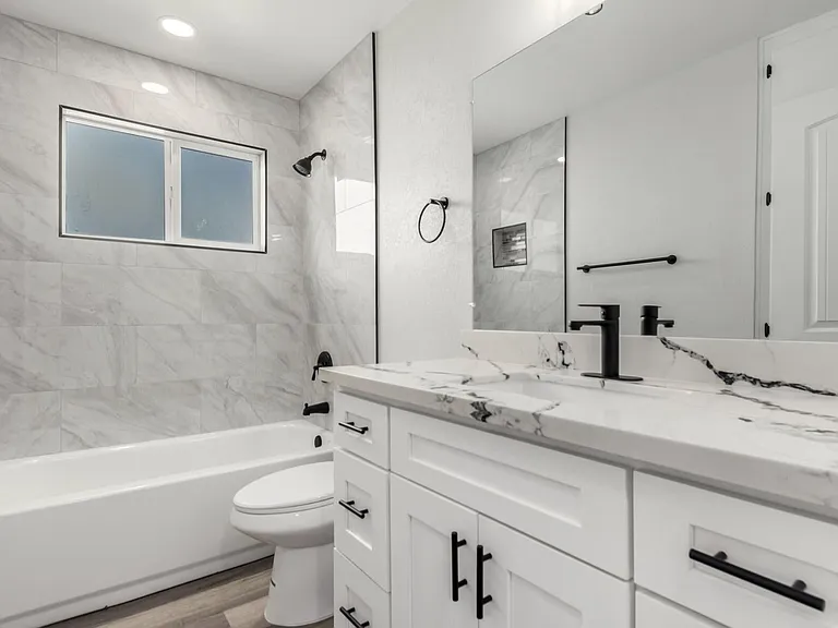 4402 E Mitchell Dr — Photo 15