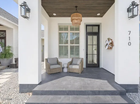 710 Harbor Rd, Youngsville, LA 70592