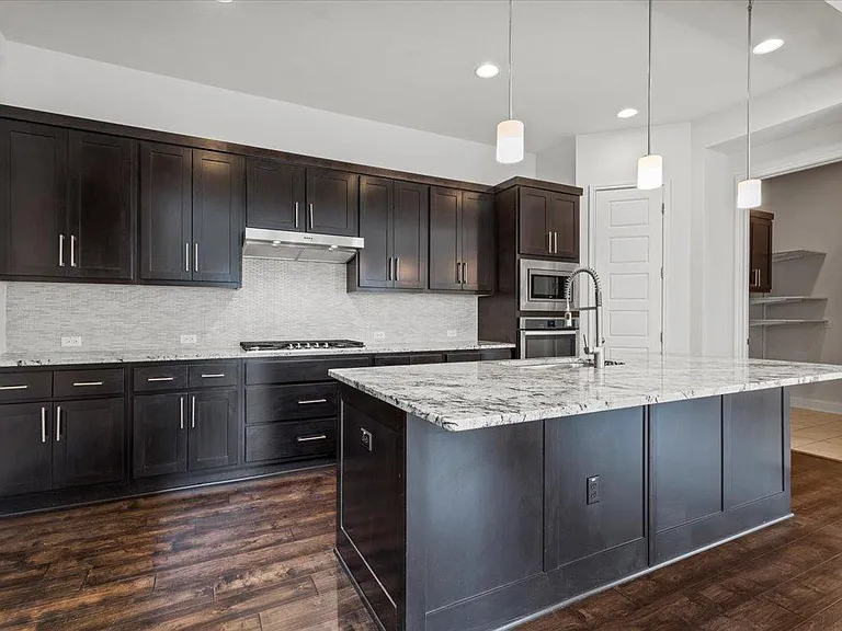 6717 Vicenza Dr — Photo 10