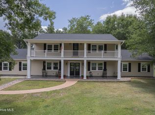 2118 Old Savannah Rd S, Burgaw, NC 28425