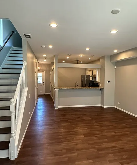 719 Blossom Ct — Photo 6