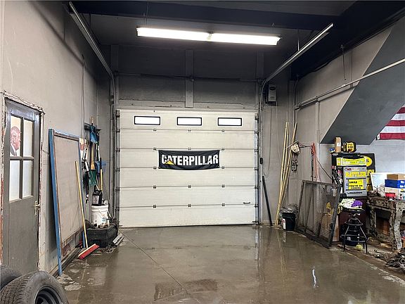 4th image of 7 Main St