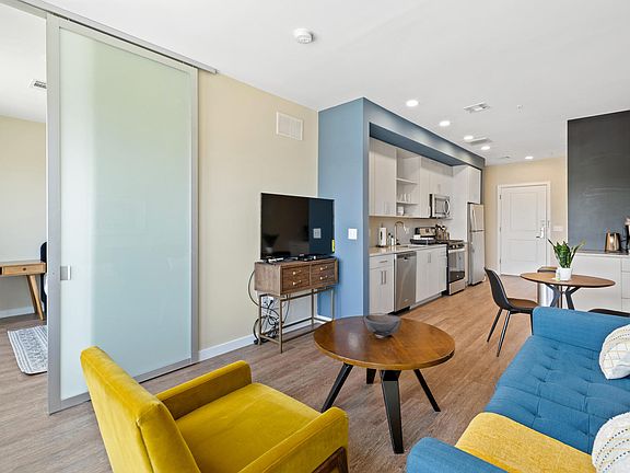 3rd image of 80 Alexander St APT 3303