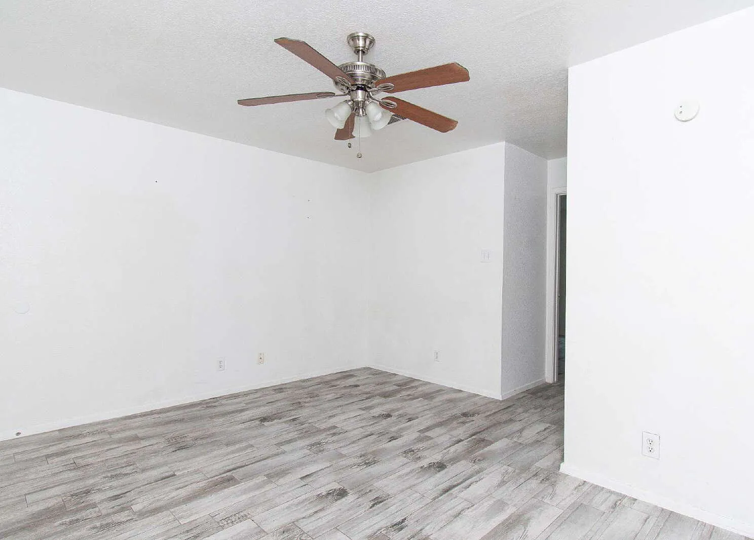 2 bed, 1.0 bath, 795 sqft, $625 — Photo 4
