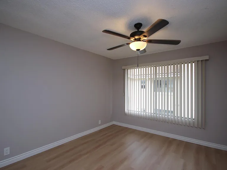 976 E Villa St #16 — Photo 16
