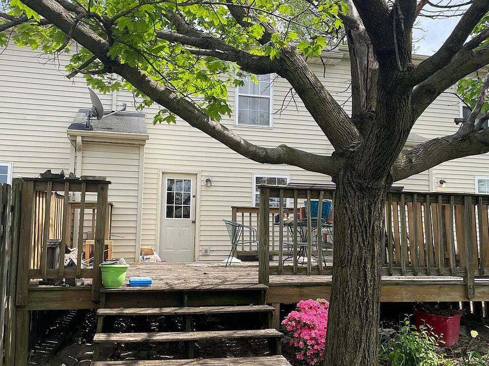 2nd image of 303 Barrington Ln