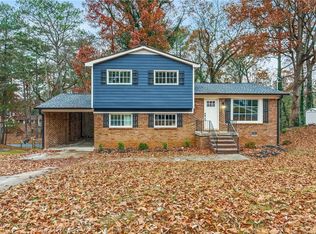 782 Magna Carta Dr NW, Atlanta, GA 30318