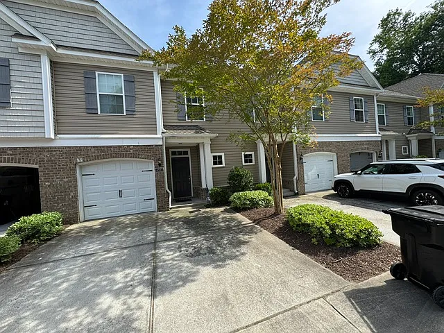 4353 Cattail Ln — Photo 3