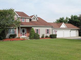 7404 Maple Rd, Akron, NY 14001