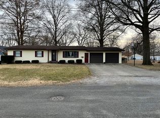 990 N 3rd St, Breese, IL 62230