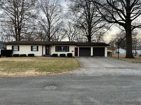 990 N 3rd St, Breese, IL 62230