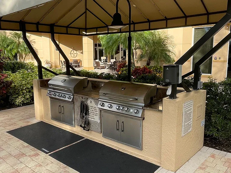 Gas grills for your use