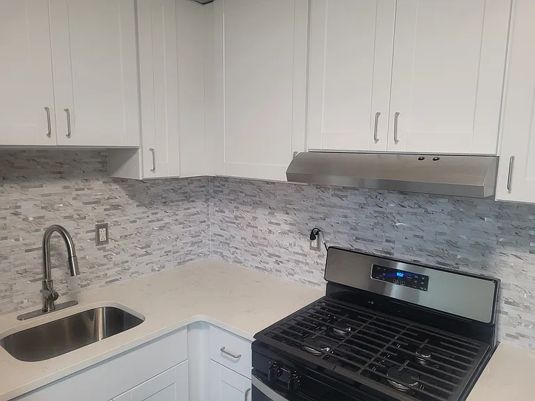 516 Glendon Ave #2 — Photo 2