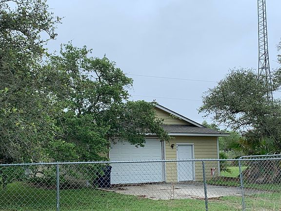 3rd image of 90 N Sherwood Dr