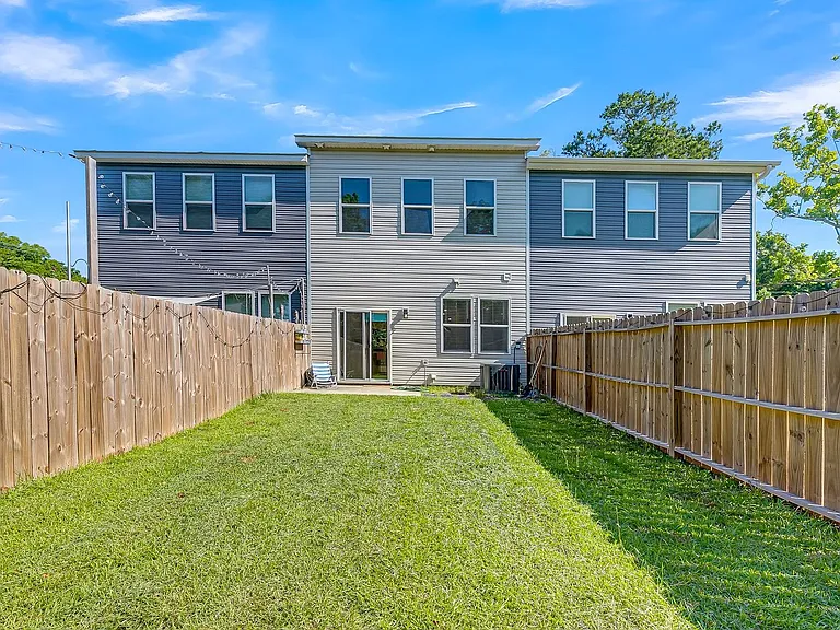 1549 Evergreen St — Photo 28