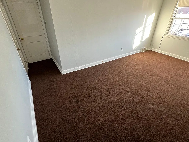 Right side main bedroom.