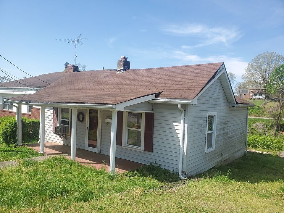 2nd image of 212 Massey St