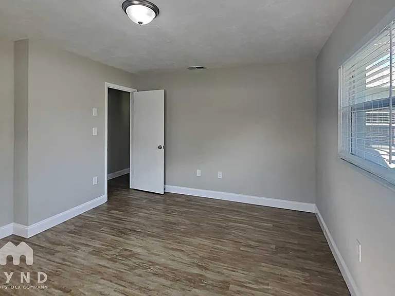 9116 Glen Moor Ln — Photo 15