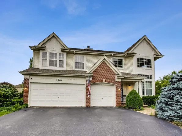 1301 Mulberry Ln, Cary, IL 60013